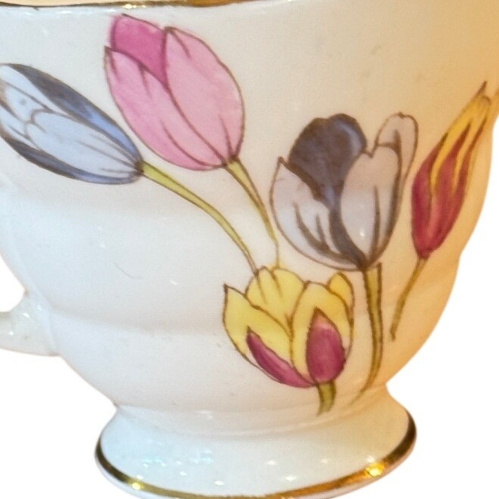 Radfords Fenton Bone China Tea Cup Vintage Floral Tulip Gold Trim England - Picture 2 of 7